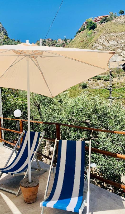 Villetta La Pietra Taormina Exteriör bild