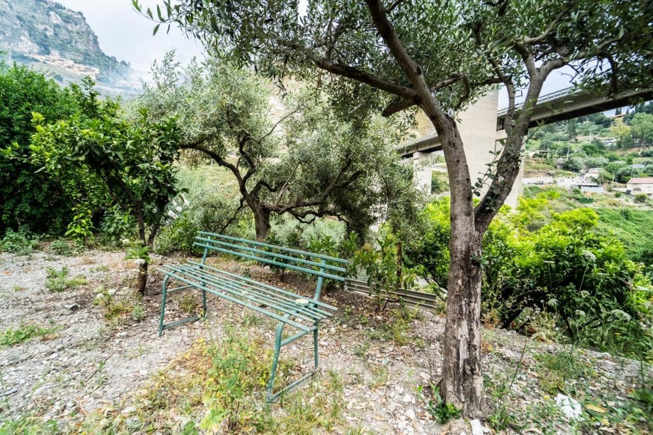 Villetta La Pietra Taormina Exteriör bild
